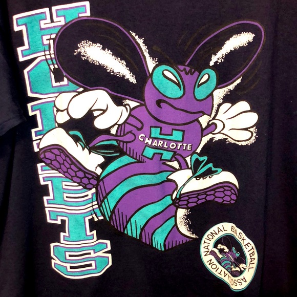 💥SOLD Vintage Charlotte Hornets Tshirt - Picture 2 of 4